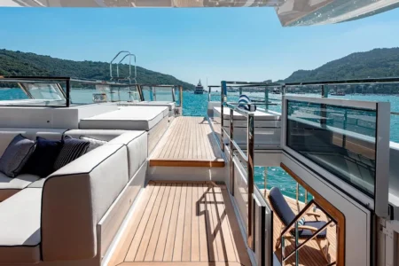 Charter Sanlorenzo Lady Lena - Navis Marine