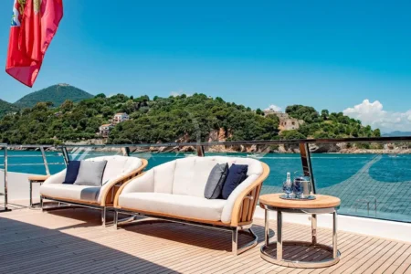 Charter Sanlorenzo Lady Lena - Navis Marine