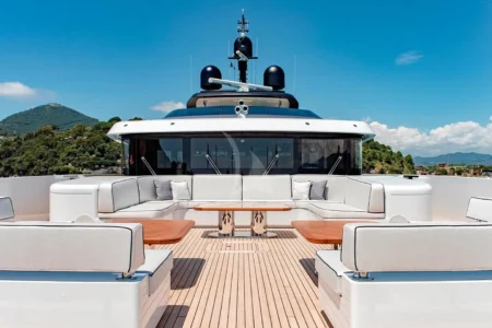 Charter Sanlorenzo Lady Lena - Navis Marine