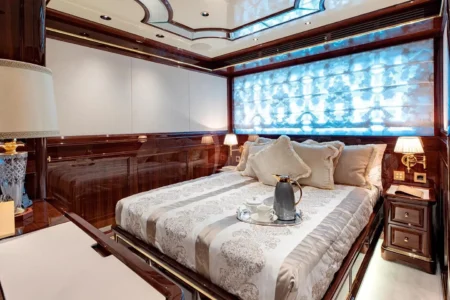 Charter Sanlorenzo Lady Lena - Navis Marine