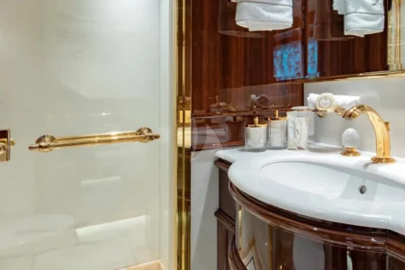 Charter Sanlorenzo Lady Lena - Navis Marine