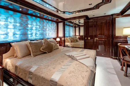 Charter Sanlorenzo Lady Lena - Navis Marine