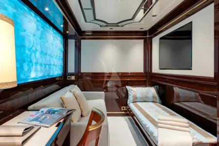 Charter Sanlorenzo Lady Lena - Navis Marine