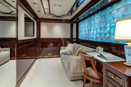 Charter Sanlorenzo Lady Lena - Navis Marine