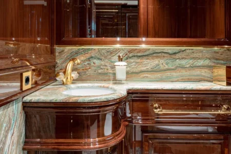 Charter Sanlorenzo Lady Lena - Navis Marine