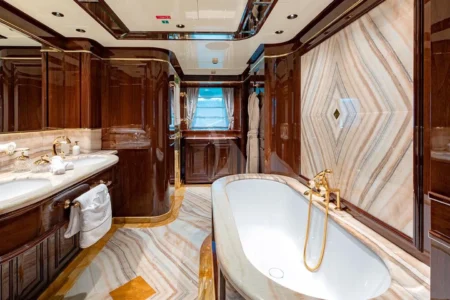 Charter Sanlorenzo Lady Lena - Navis Marine