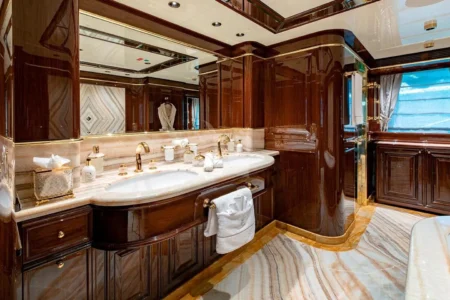 Charter Sanlorenzo Lady Lena - Navis Marine