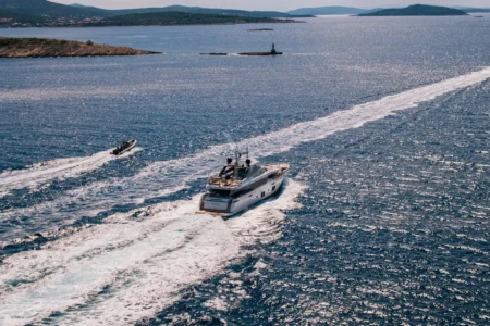 Charter Sanlorenzo Noor ll - Navis Marine