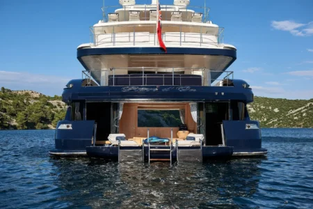 Charter Sanlorenzo Reve d'Or - Navis Marine