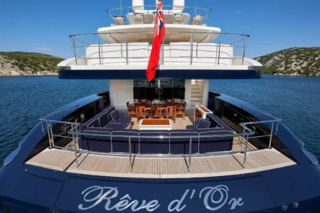 Charter Sanlorenzo Reve d'Or - Navis Marine