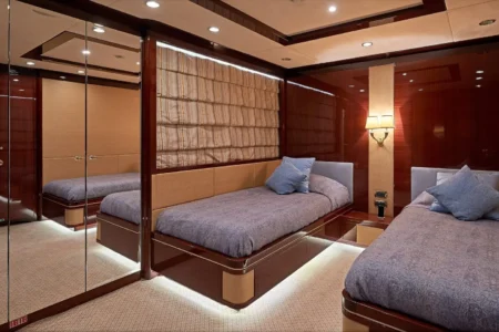 Charter Sanlorenzo Reve d'Or - Navis Marine