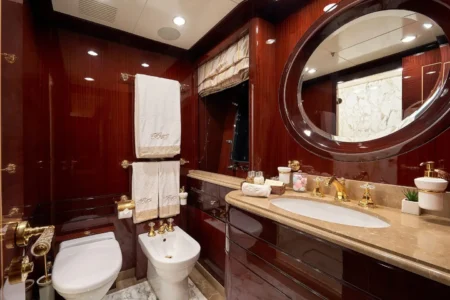 Charter Sanlorenzo Reve d'Or - Navis Marine