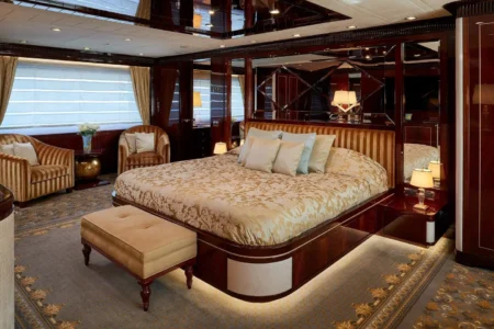 Charter Sanlorenzo Reve d'Or - Navis Marine