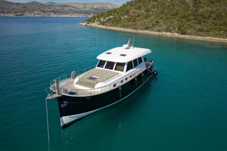 Charter Sasga Menoruquin 54 HT Signature - Navis Marine