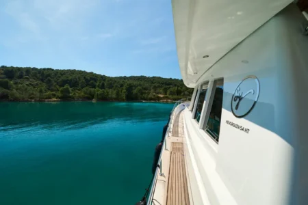 Charter Sasga Menoruquin 54 HT Signature - Navis Marine