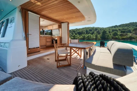 Charter Sasga Menoruquin 54 HT Signature - Navis Marine