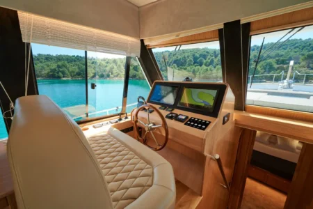 Charter Sasga Menoruquin 54 HT Signature - Navis Marine