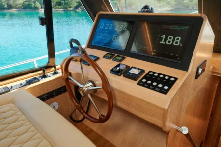 Charter Sasga Menoruquin 54 HT Signature - Navis Marine