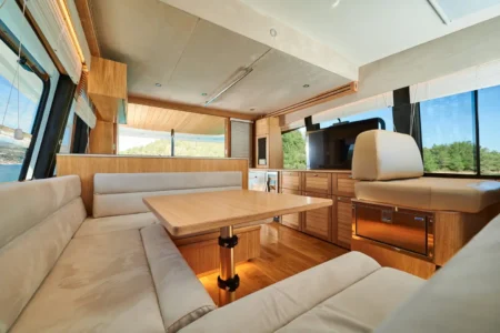 Charter Sasga Menoruquin 54 HT Signature - Navis Marine