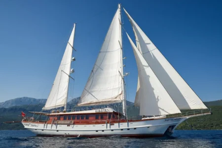 Charter Silyon Yachts SY Riana - Navis Marine