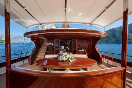 Charter Silyon Yachts SY Riana - Navis Marine