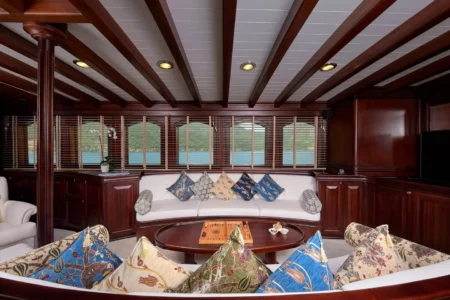 Charter Silyon Yachts SY Riana - Navis Marine