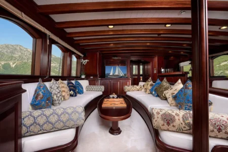 Charter Silyon Yachts SY Riana - Navis Marine