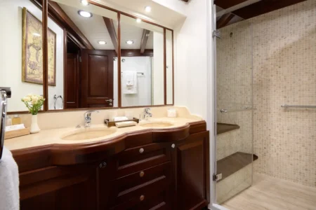 Charter Silyon Yachts SY Riana - Navis Marine