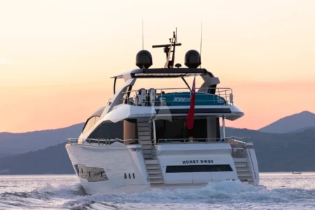 Charter Sunseeker Hunky Dory Of London - Navis Marine
