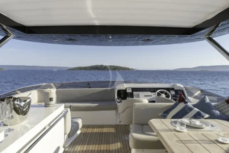 Charter Sunseeker Hunky Dory Of London - Navis Marine