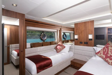 Charter Sunseeker Hunky Dory Of London - Navis Marine