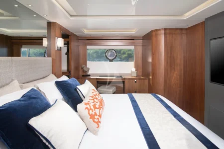Charter Sunseeker Hunky Dory Of London - Navis Marine