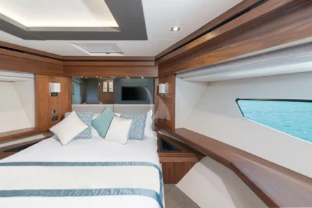 Charter Sunseeker Hunky Dory Of London - Navis Marine