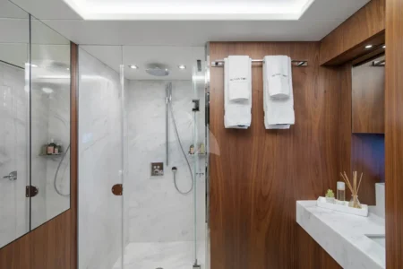 Charter Sunseeker Hunky Dory Of London - Navis Marine