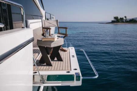 Charter Sunseeker Mowana - Navis Marine