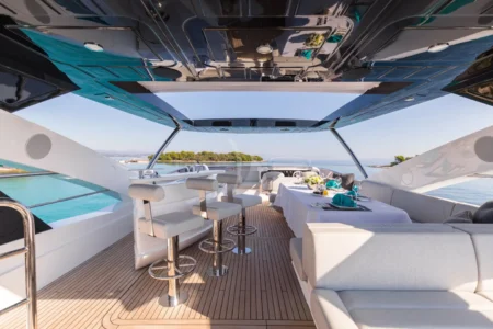 Charter Sunseeker Mowana - Navis Marine