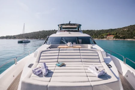 Charter Sunseeker Mowana - Navis Marine