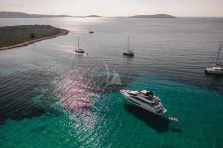 Charter Sunseeker Mowana - Navis Marine