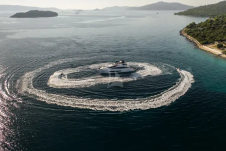 Charter Sunseeker Mowana - Navis Marine