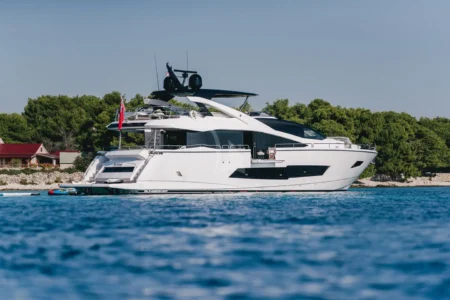 Charter Sunseeker Mowana - Navis Marine