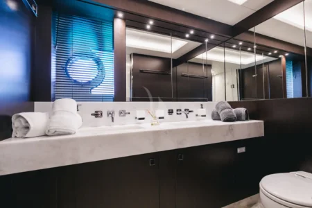 Charter Sunseeker Mowana - Navis Marine