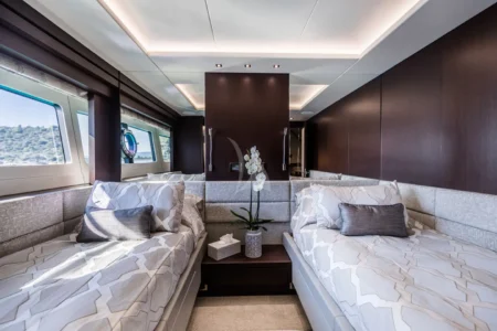 Charter Sunseeker Mowana - Navis Marine