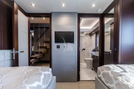 Charter Sunseeker Mowana - Navis Marine