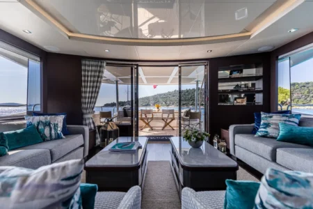 Charter Sunseeker Mowana - Navis Marine