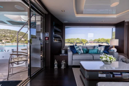 Charter Sunseeker Mowana - Navis Marine