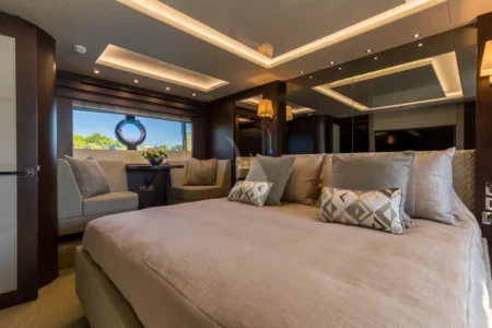 Charter Sunseeker Mowana - Navis Marine