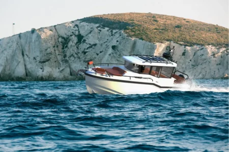 Dromeas Yachts D28 SUV - Navis Marine