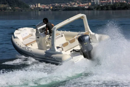 LOMAC Turismo 850 - Navis Marine