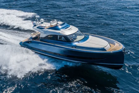 Solaris Power Archives FLYBRIDGE 48 - Navis Marine