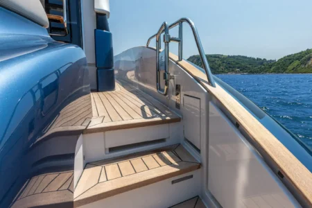 Solaris Power Archives FLYBRIDGE 48 - Navis Marine